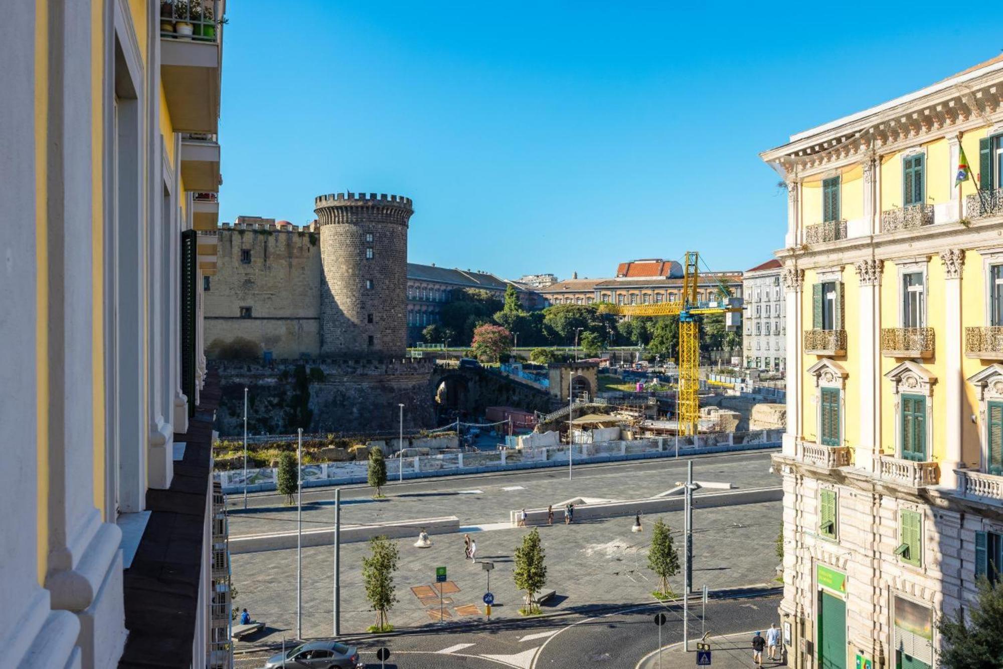 Neapolis Angioino * Naples