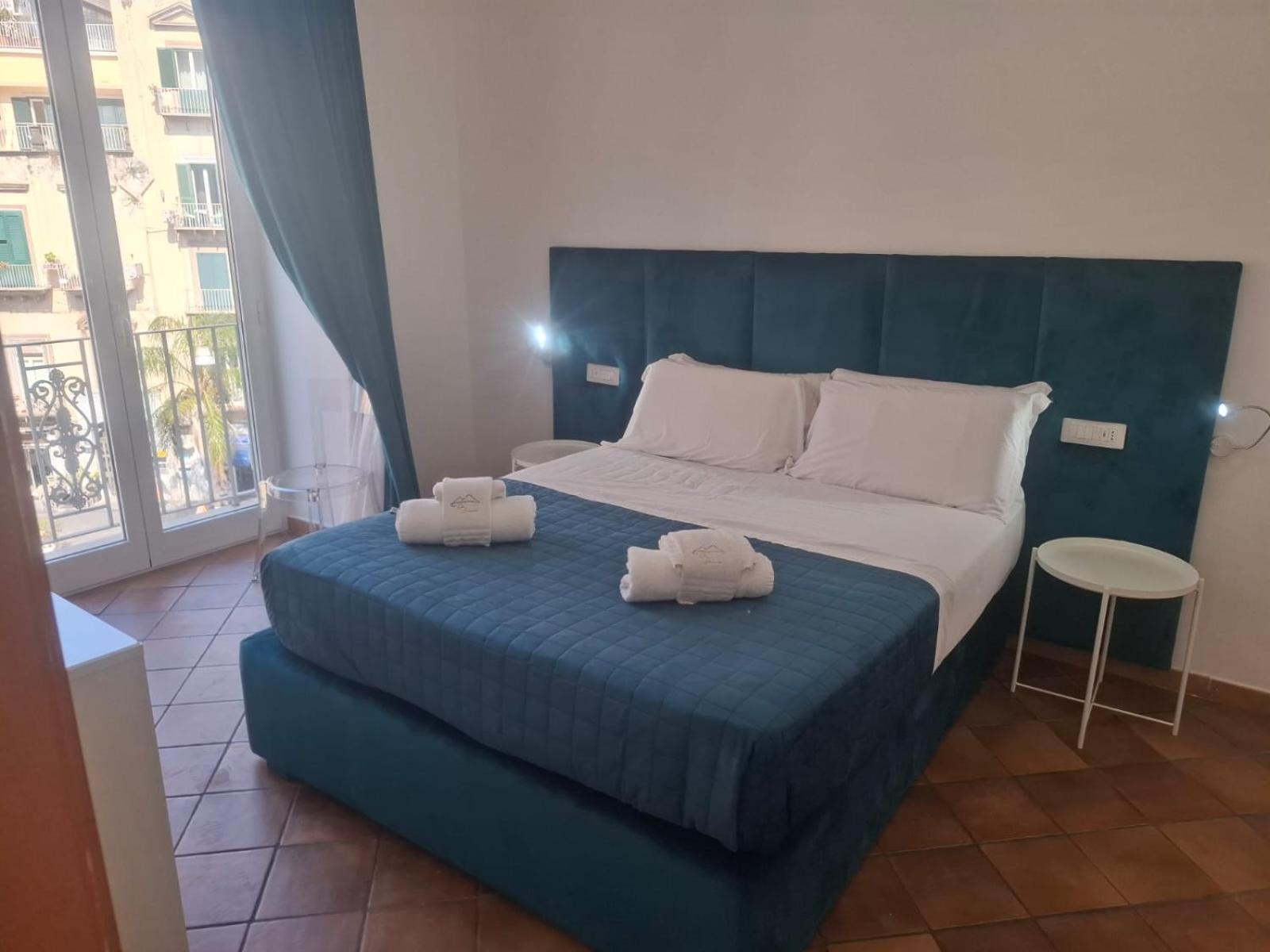 Neapolis Angioino * Naples